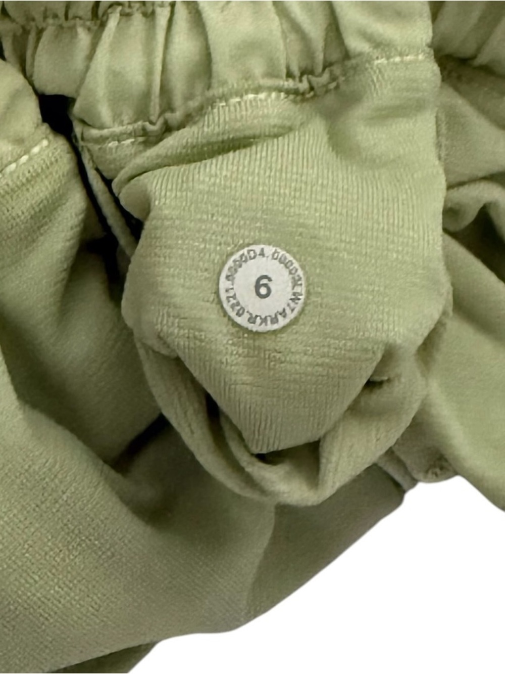 Lululemon Women’s Light Green Performance Running Shorts! Size 6! - Picture 4 of 5